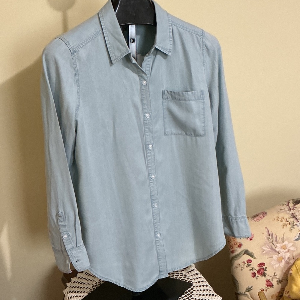 Liz Claiborne Denim Casual Button Down Shirt